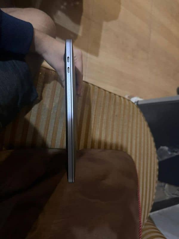 Apple MacBook M2 PRO 4