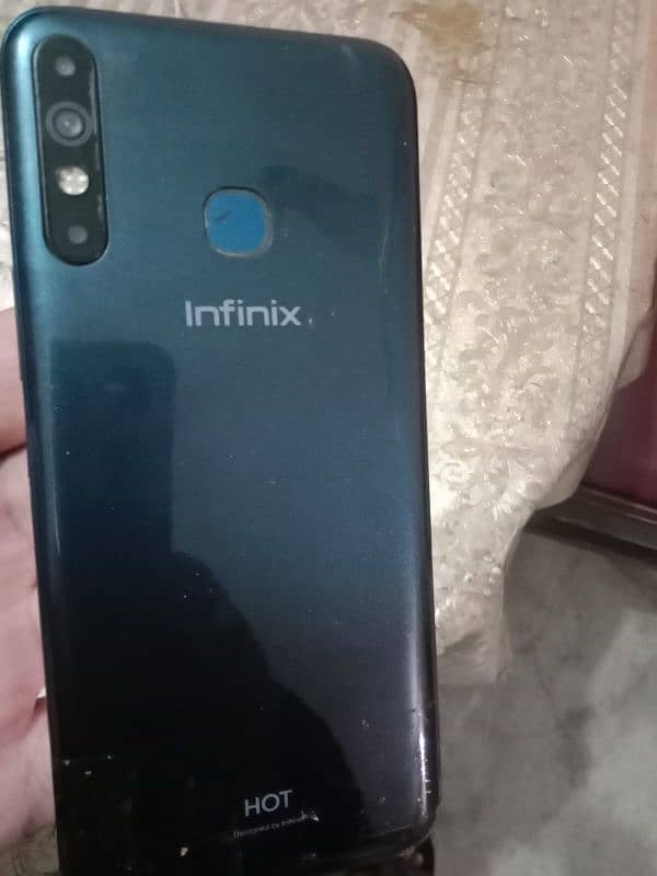 infnex hot 8 mobile bilkul OK chlta ha koi msla ni ha. box sath ha 1