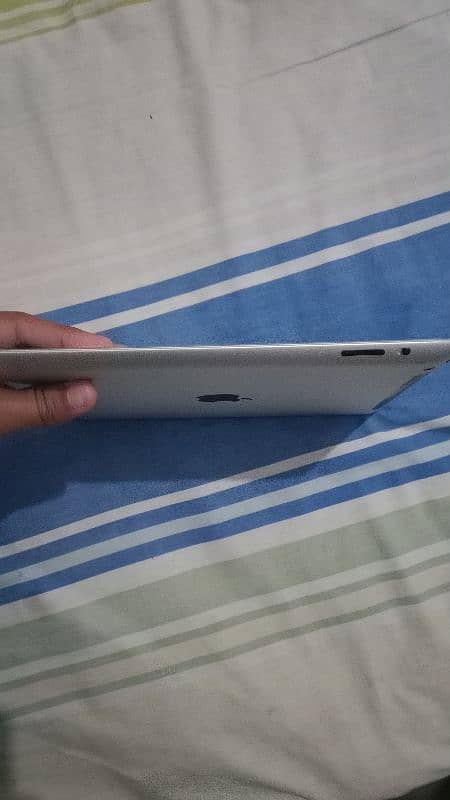 iPad 4 10/10 condition 3