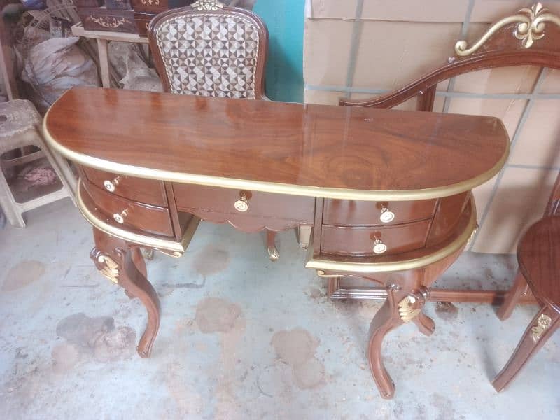 console table. 0