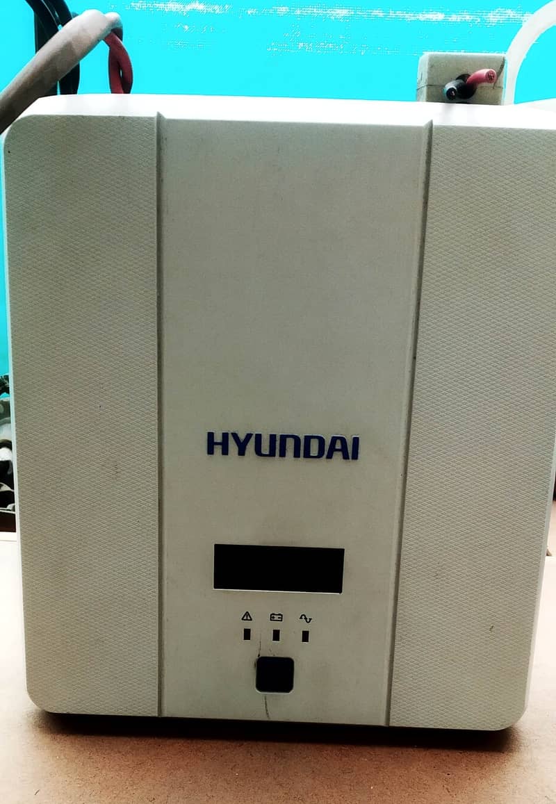 Used Hyundai UPS with 12 V Pheonix Tall Tublar battery 2