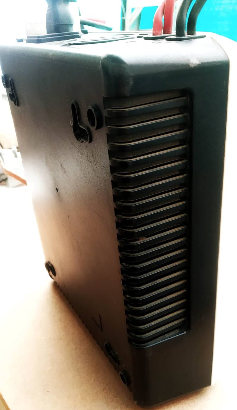 Used Hyundai UPS with 12 V Pheonix Tall Tublar battery 6