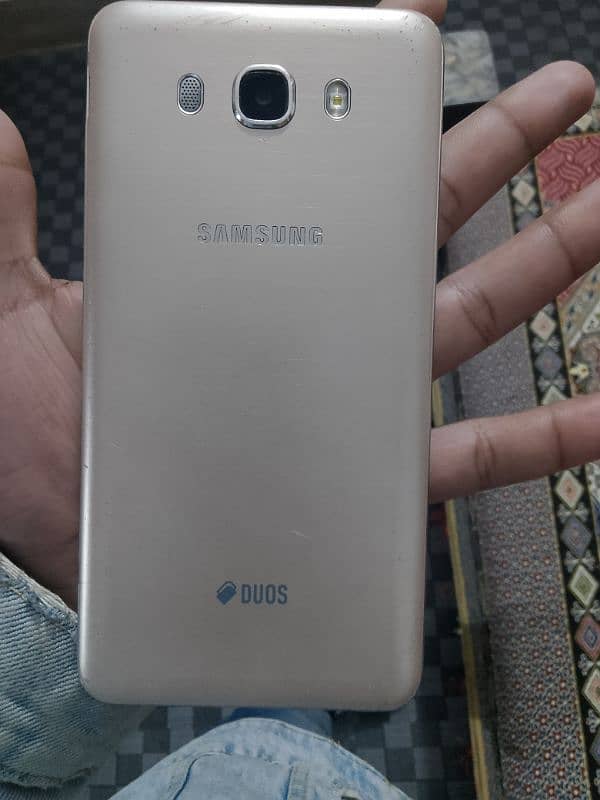 Samsung Galaxy j7 4