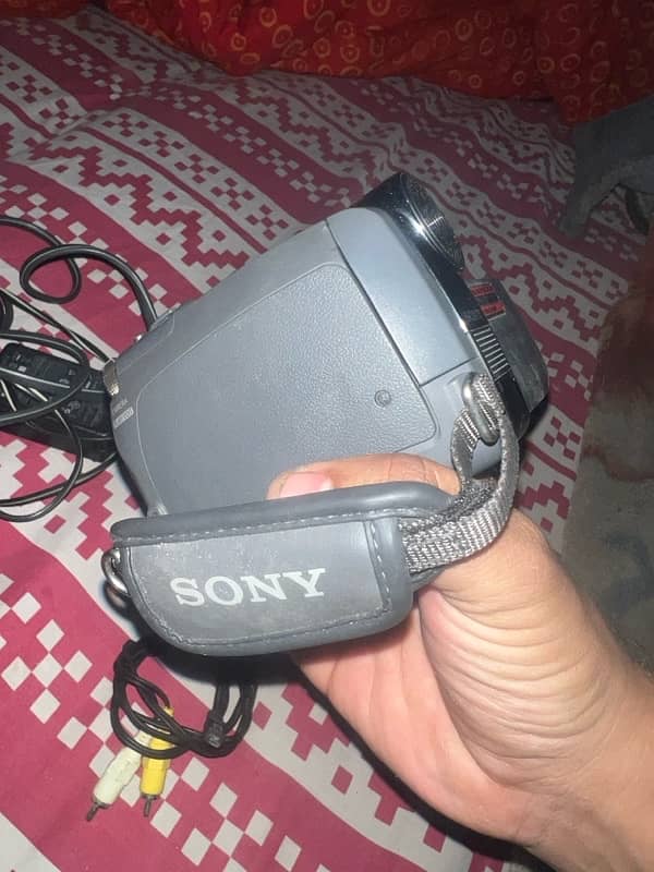 Sony Handycam DCR-HC26 1