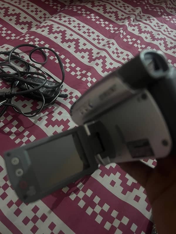 Sony Handycam DCR-HC26 5