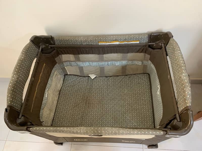 graco travel crib foldable 1