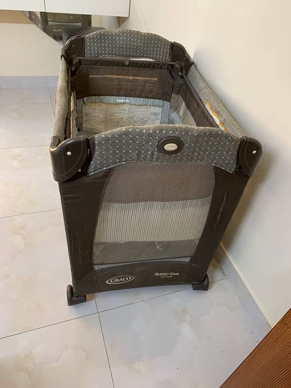 graco travel crib foldable 2