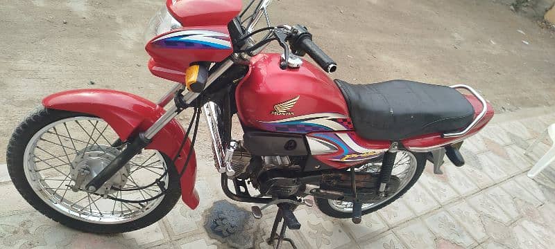 Honda prider 100 cc 1