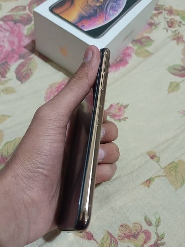 iPhone xs pta approved with box 4