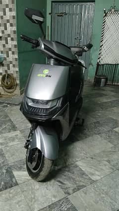 EVEON Electric Scooty