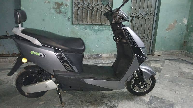 EVEON Electric Scooty 5