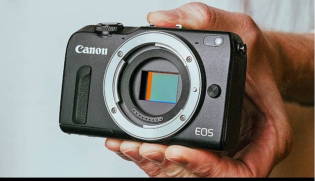 EOS M Canon Made in Japan come from France 3