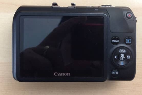 EOS M Canon Made in Japan come from France 6