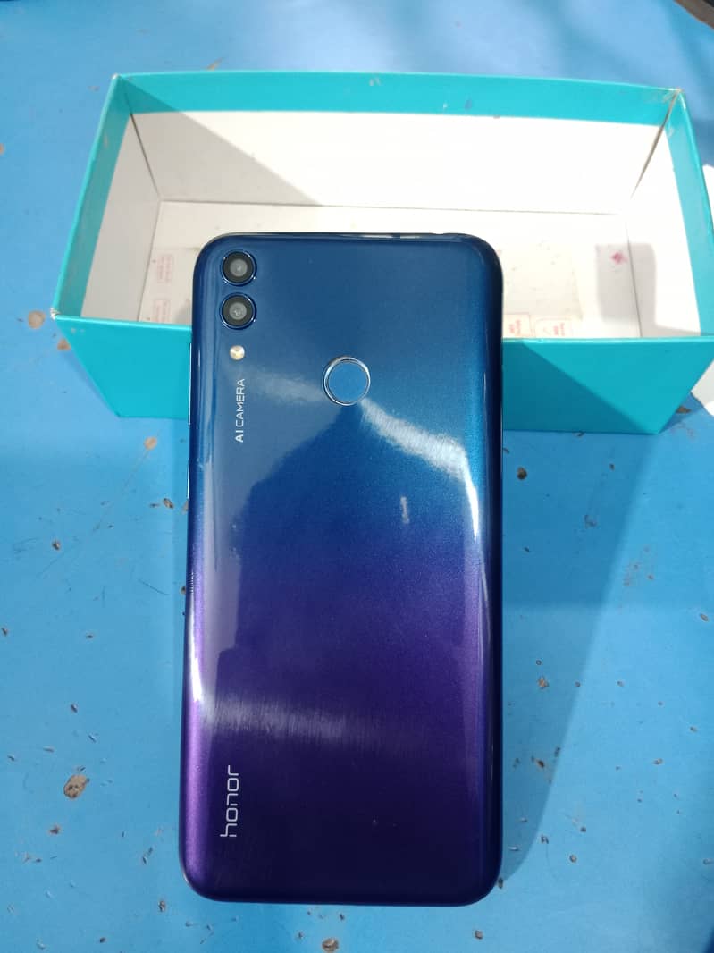 Honor 8C 1