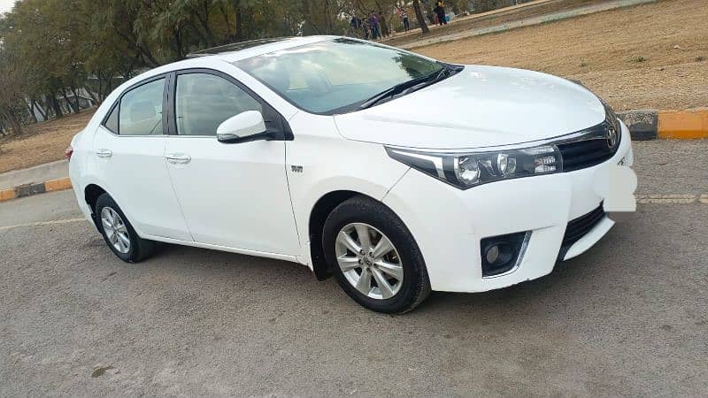 Toyota Altis Grande 2015 1