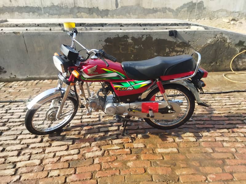 Honda CD 70 2022 4