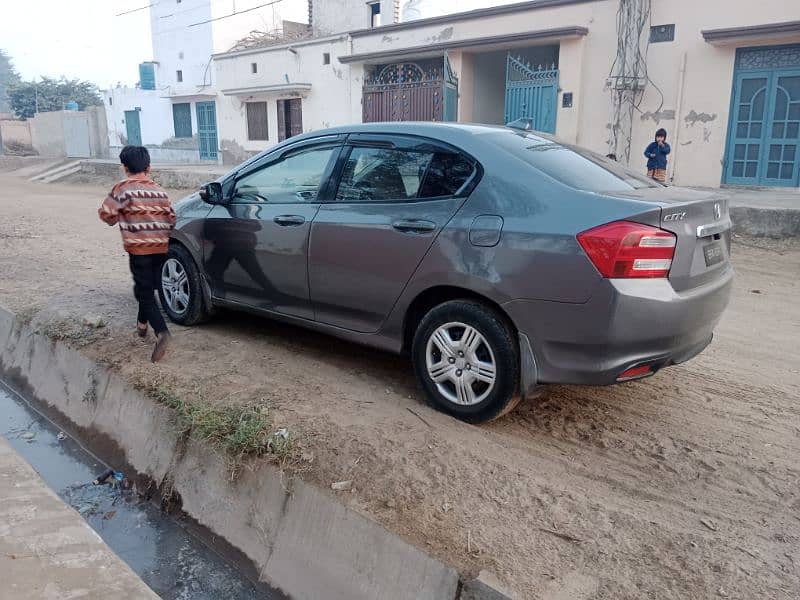 Honda City IVTEC 2016(Gun metelic colour) 7