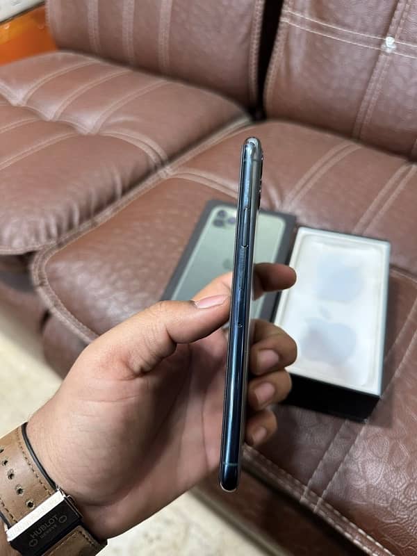 iPhone 11pro max pta 256gb 4