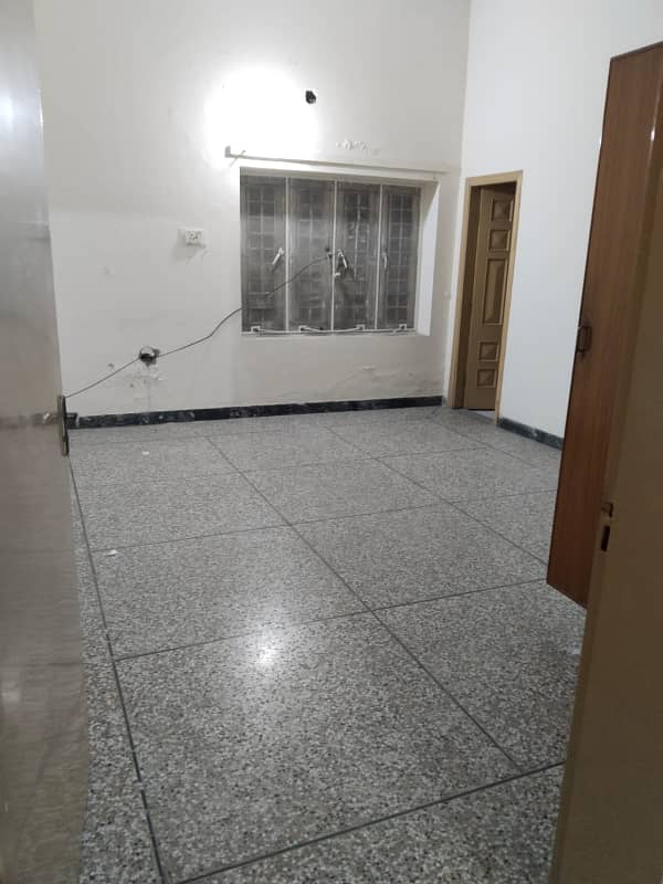 1 Kanal House Single Storey In Main Boulevard Defense Opposite Adil Hospital 2