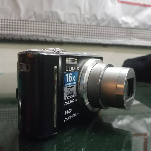 Digital camera HD quality (Panasonic) 0