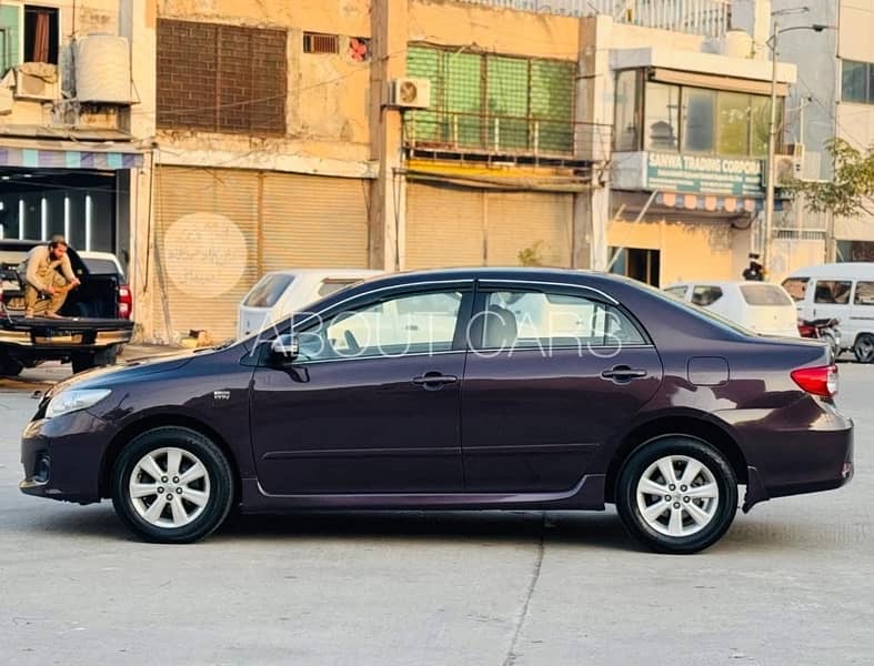 Toyota Corolla Altis 2013 4