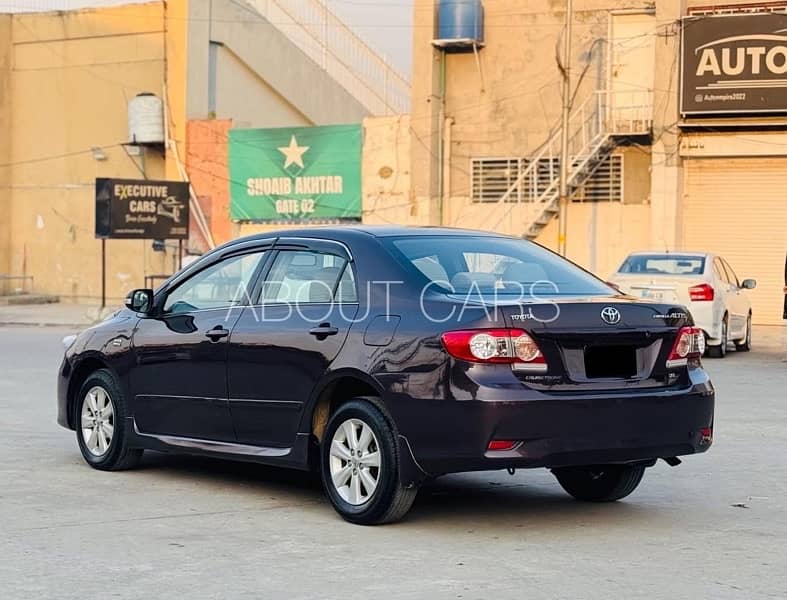 Toyota Corolla Altis 2013 5