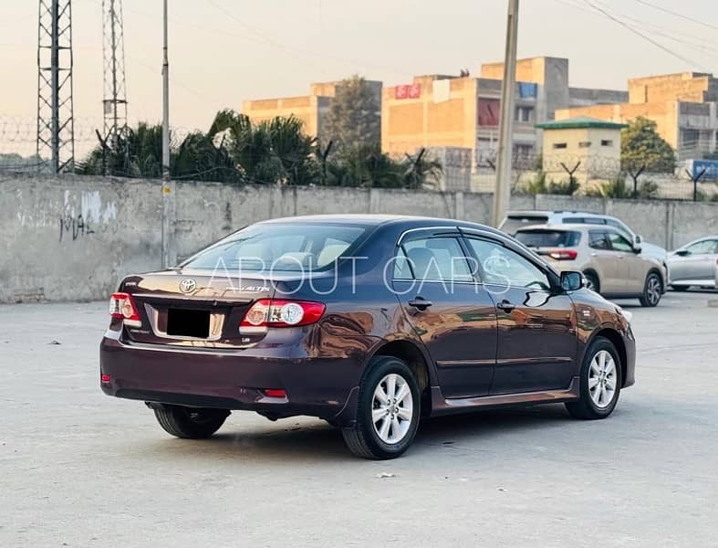 Toyota Corolla Altis 2013 6