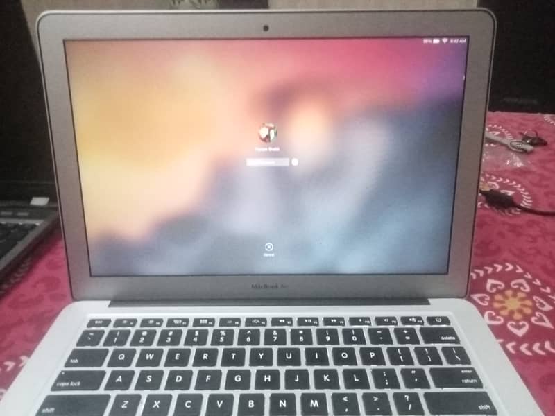 Apple MacBook Air A1466 13-inch - 4GB RAM/128GB SSD - Excellent Condit 2