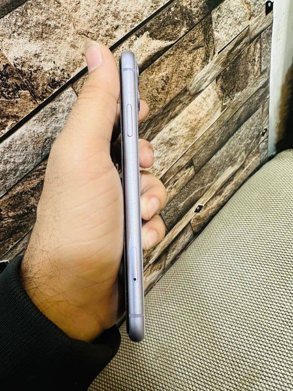 iphone 11 Non Pta 64 gb factory unlock. 2