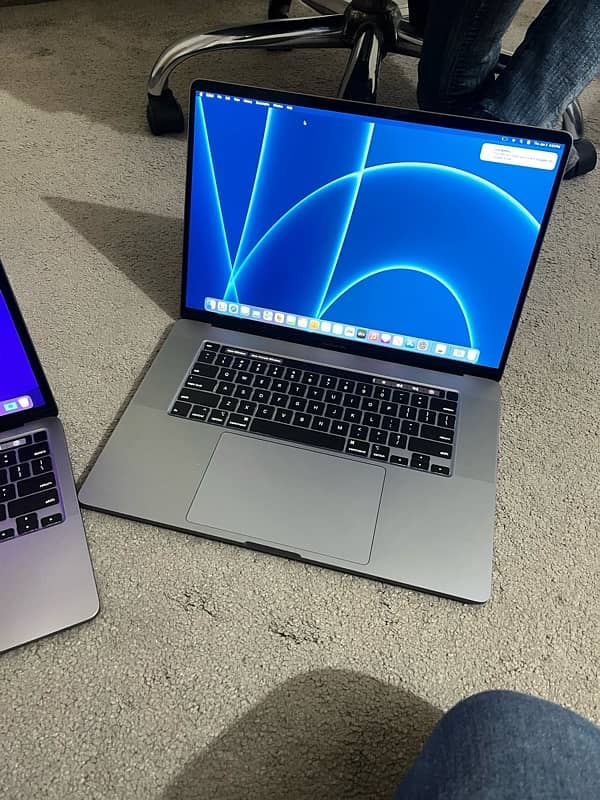 Macbook Pro i7 16” 2019 1