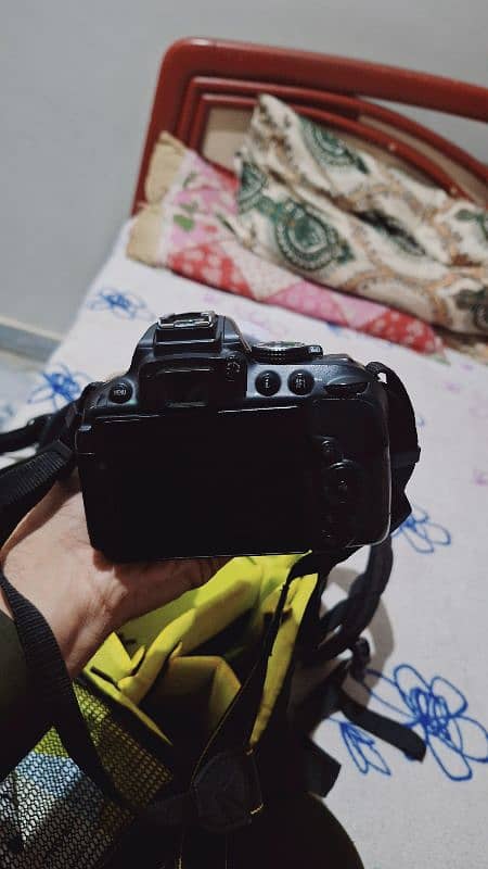 Nikon D5300 with 18.140mm lens two batteries 2