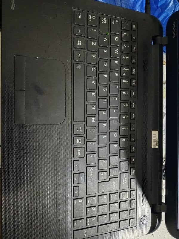 Laptop Toshiba 3