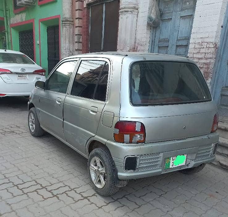 Daihatsu Cuore 2000 3