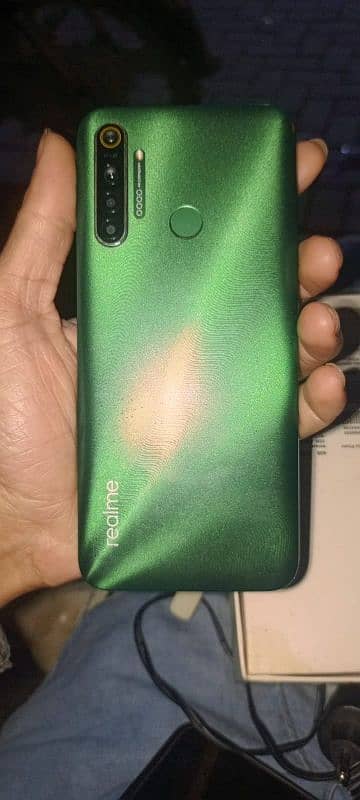 Realme 5i 4/64 touch crack ha lekin working mai condition apky samne h 1