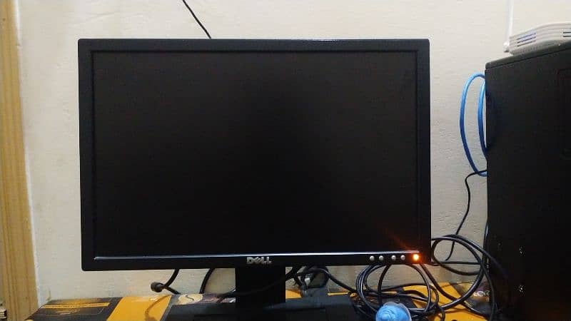 DELL monitor 18 inches 0