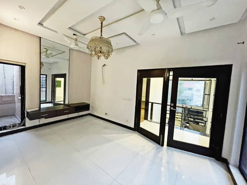 Cantt Properties offer 10 marla beautiful house availabel for rent in DHA phase 2 20