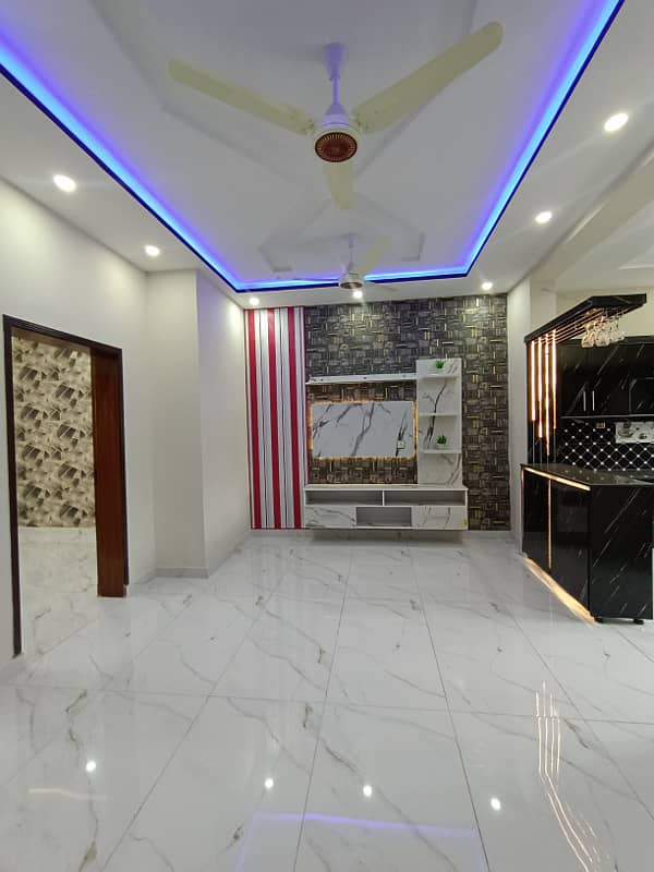 5 Marla Brand New House For SALE In Johar Town Near To Kanal Road 28