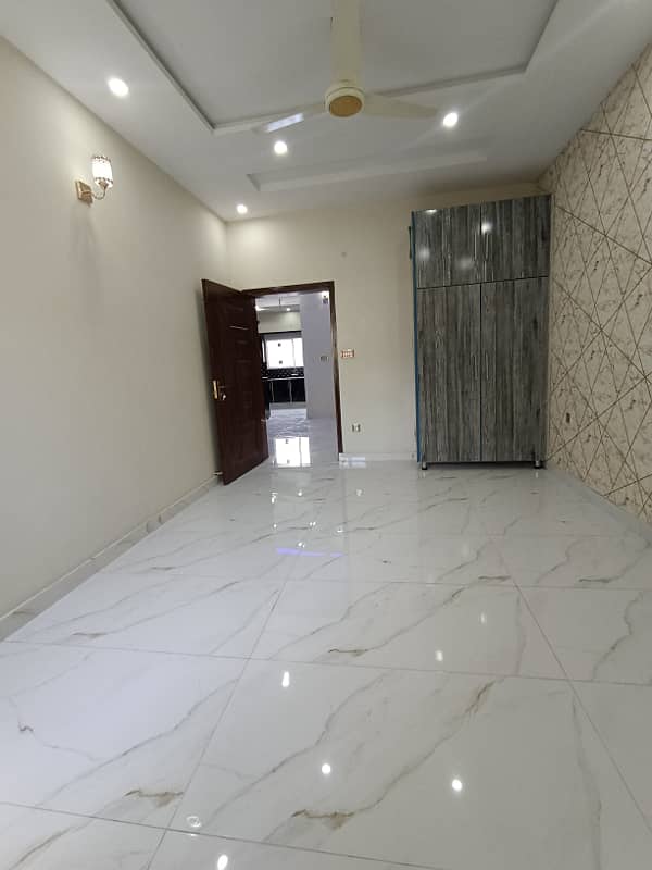 5 Marla Brand New House For SALE In Johar Town Near To Kanal Road 32