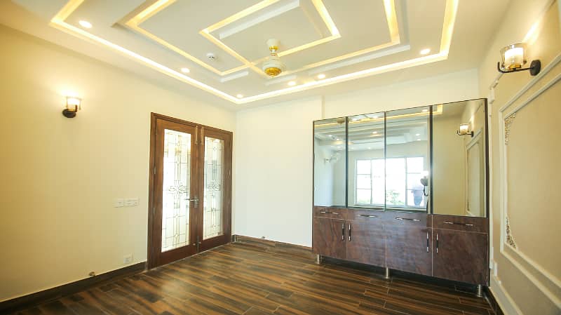 Cantt Properties offer 10 marla beautiful house availabel for rent in DHA phase 2 8