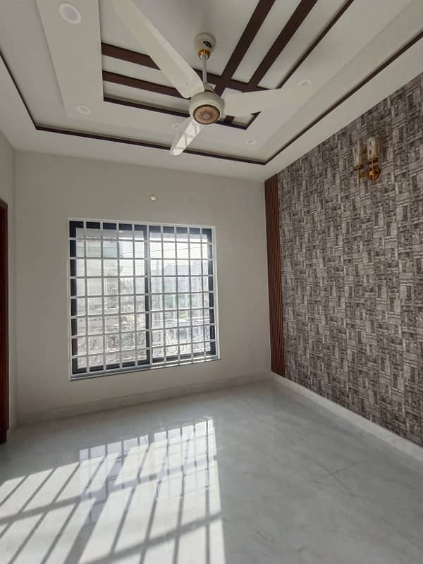 5 Marla Triple Storey House For SALE In Johar Town Hot Location 6