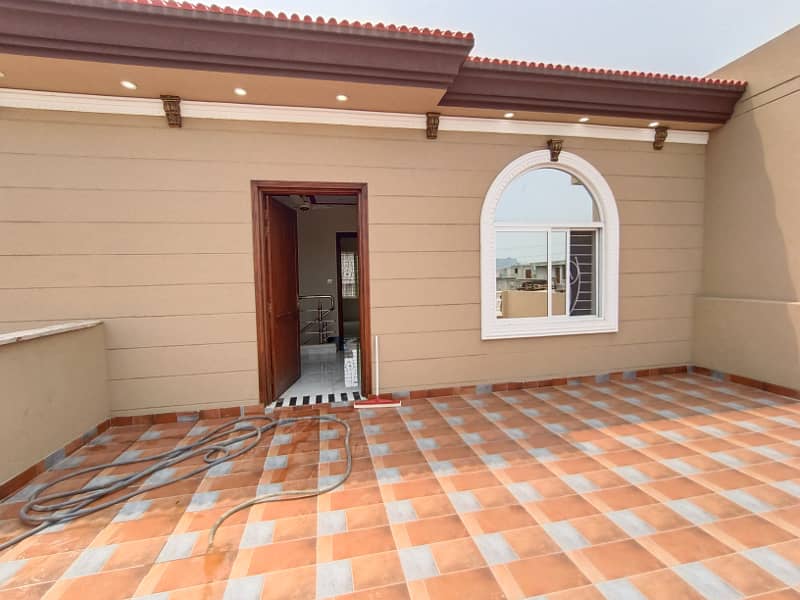 5 Marla Brand New Spanish Very Very Beautiful Luxury House For SALE In Johar Town Phase-2 Very Super Hot Ideal Location Walking Distance To Emporium Mall or Lahore Expo Center 47