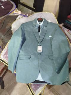 New pent coat 26 size , 5 pieces,