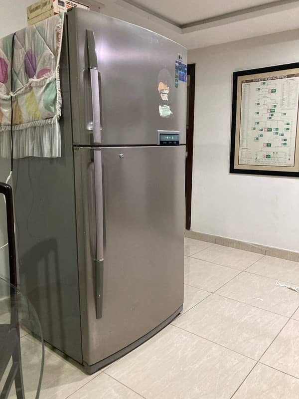 LG Refrigerator-Freezer (Anti Frost) 4