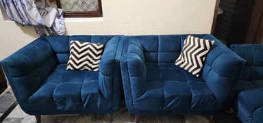 I am selling my sofa