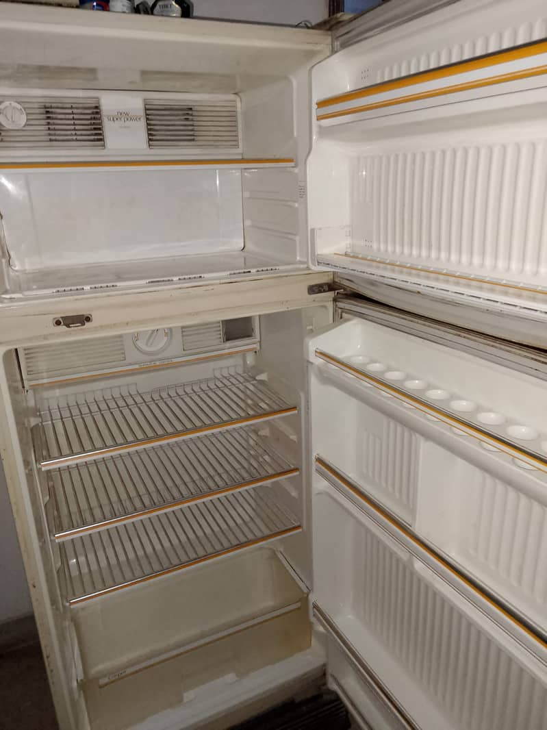 Old Refrigerator for sale/Japanese Fridge for urgent sale in Karachi 0