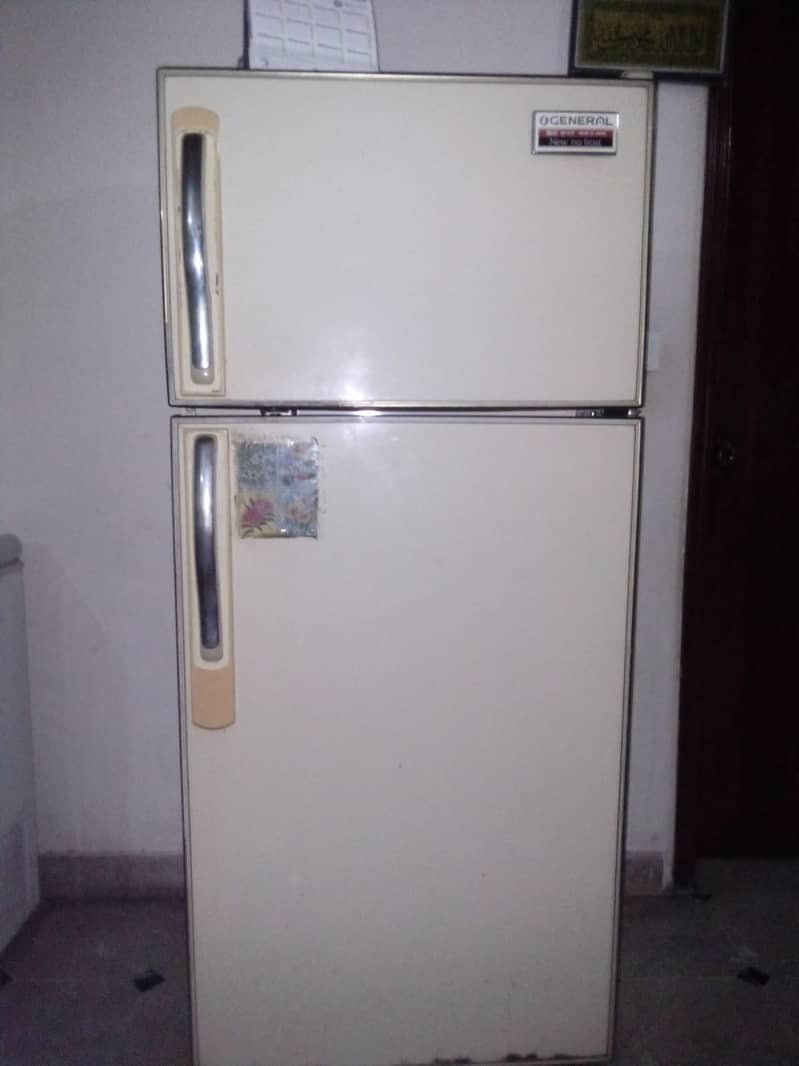 Old Refrigerator for sale/Japanese Fridge for urgent sale in Karachi 2