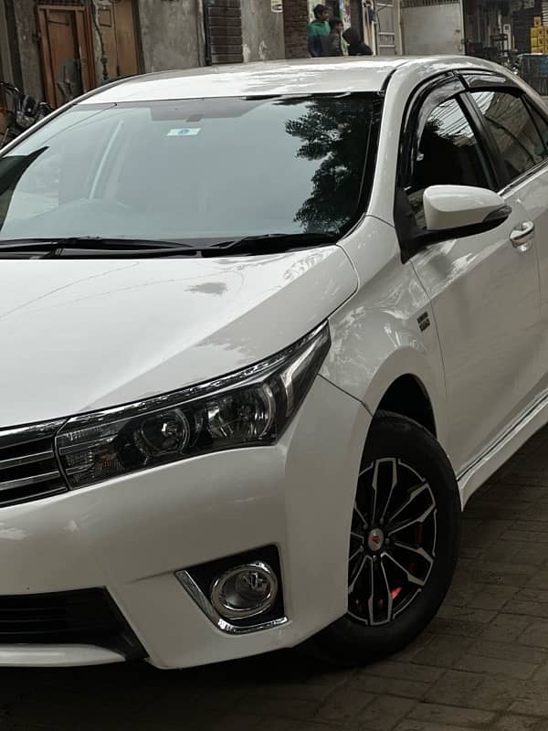 Toyota Corolla Altis 2016 1