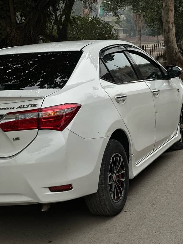 Toyota Corolla Altis 2016 6