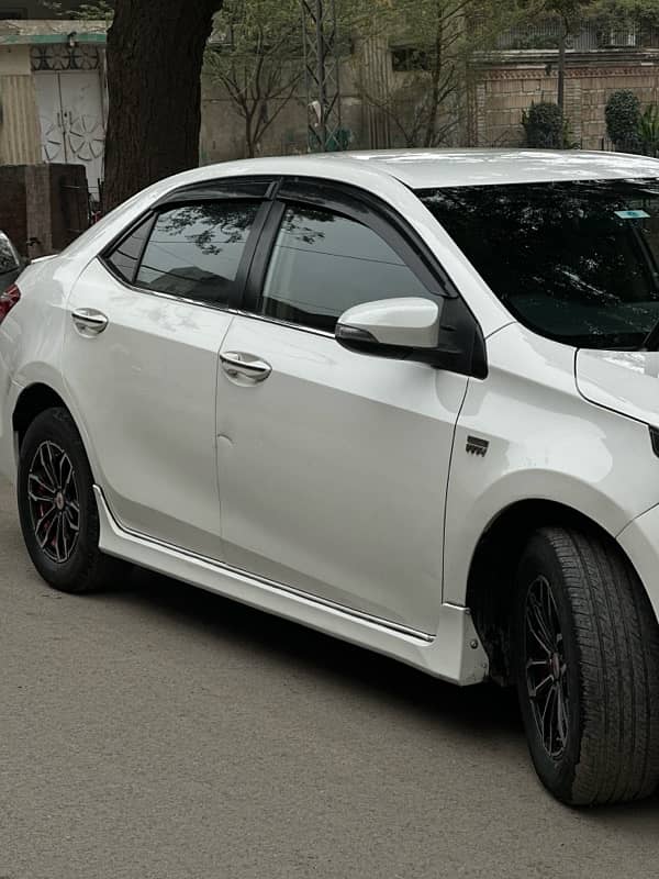 Toyota Corolla Altis 2016 10