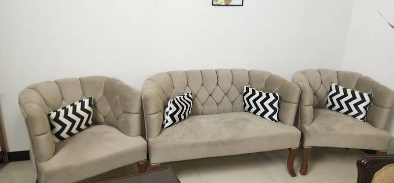 4 seater sofa set condition 10/10 market rate is 65000 1